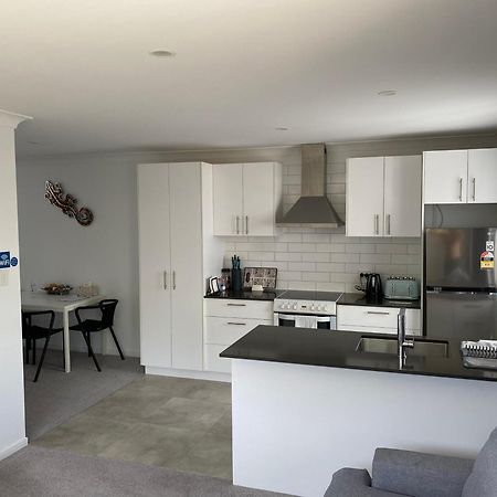 2Bd Family Or Couple Guesthouse Upstairs Near Turf Club, Hota In Bundall Guldkusten Exteriör bild