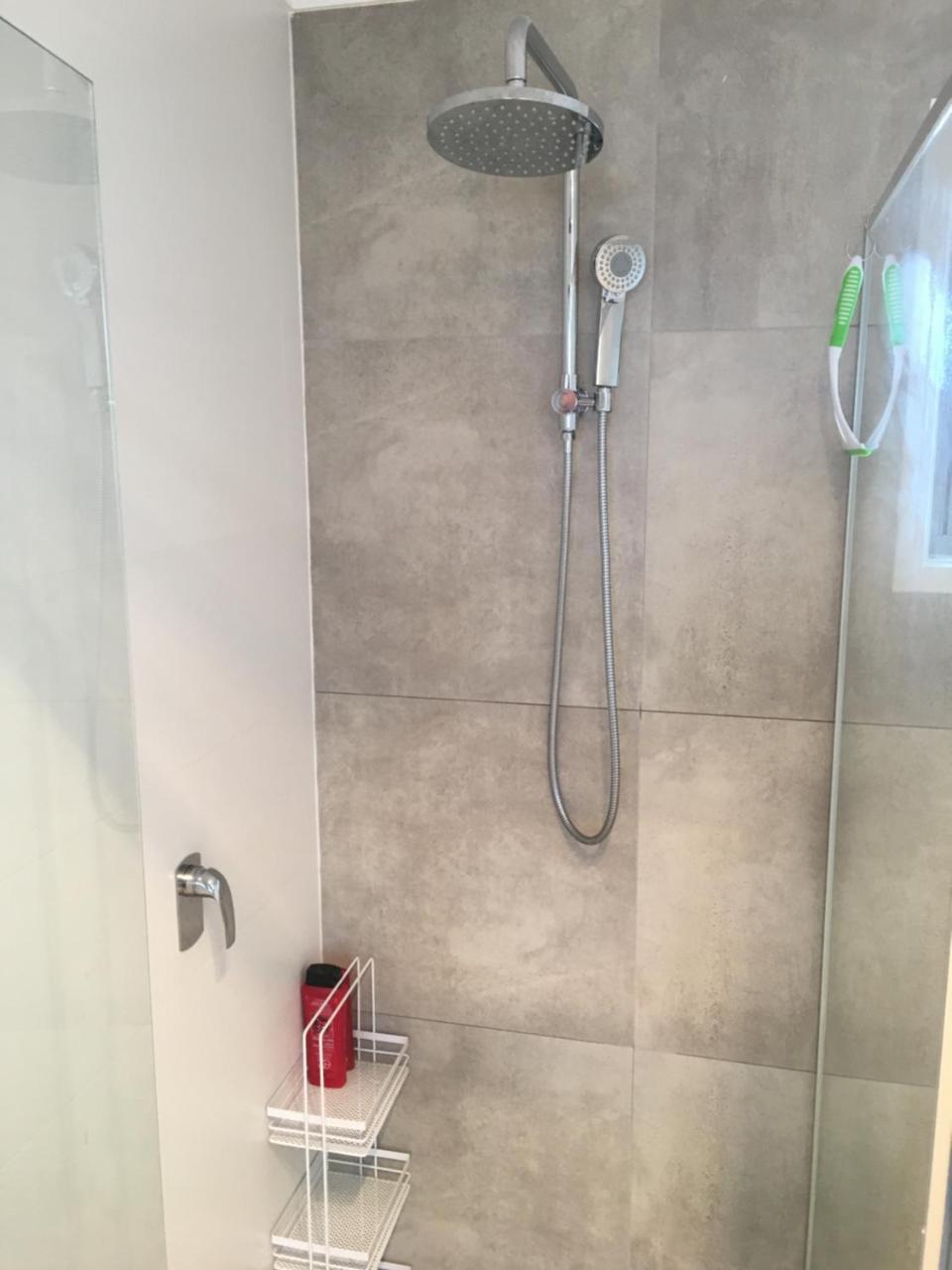 2Bd Family Or Couple Guesthouse Upstairs Near Turf Club, Hota In Bundall Guldkusten Exteriör bild